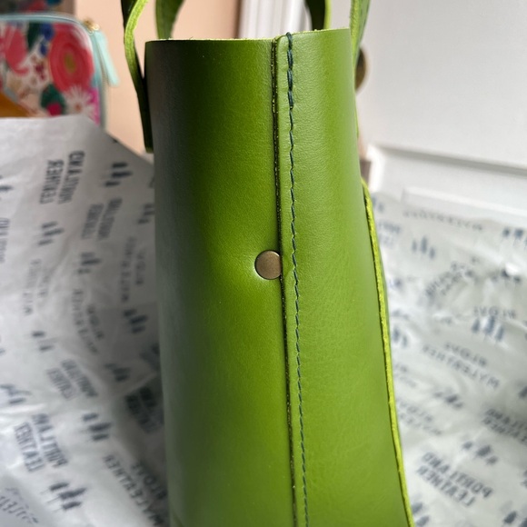 Portland Leather Green Apple mini crossbody - Picture 4 of 8